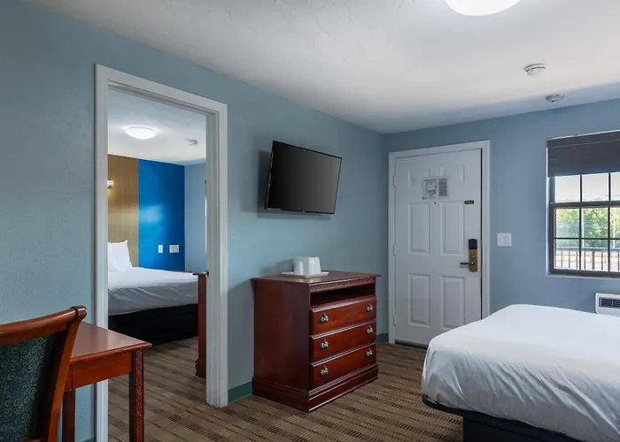 Knights Inn North Attleboro